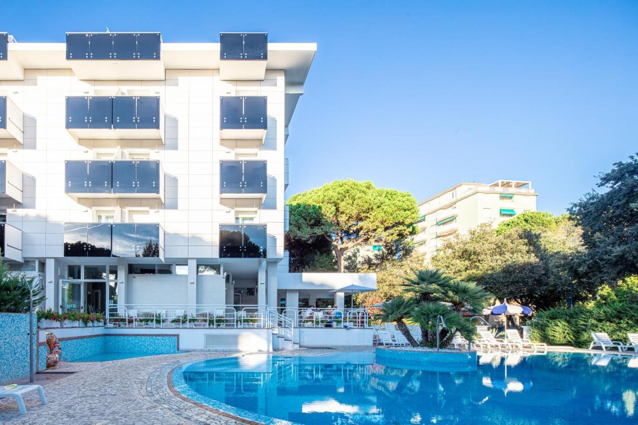 Hotel Ambassador Meuble 리그나노 사비아도로 외부 사진